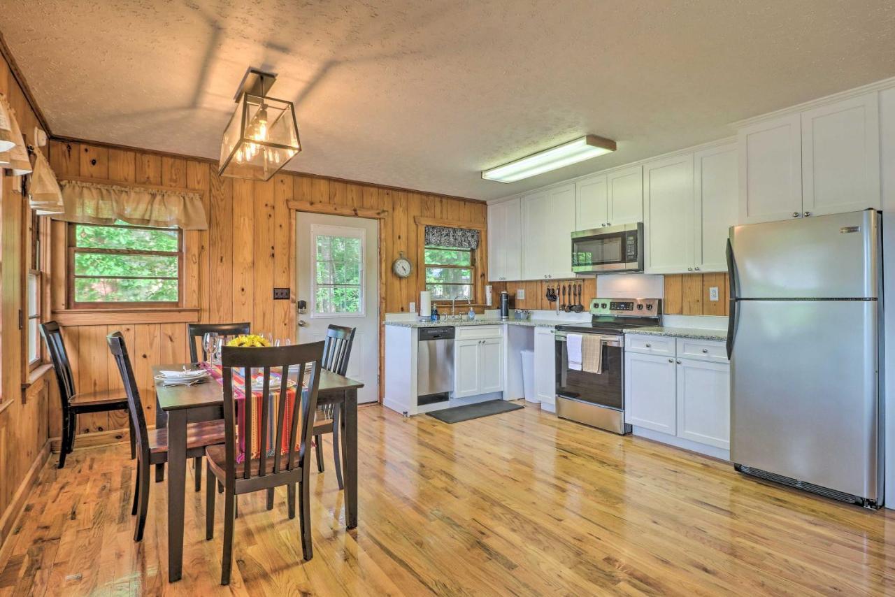 Waterfront Lake Martin Home With Grill And Beach! Eclectic Exterior photo