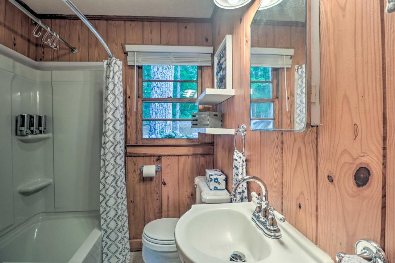 Waterfront Lake Martin Home With Grill And Beach! Eclectic Exterior photo