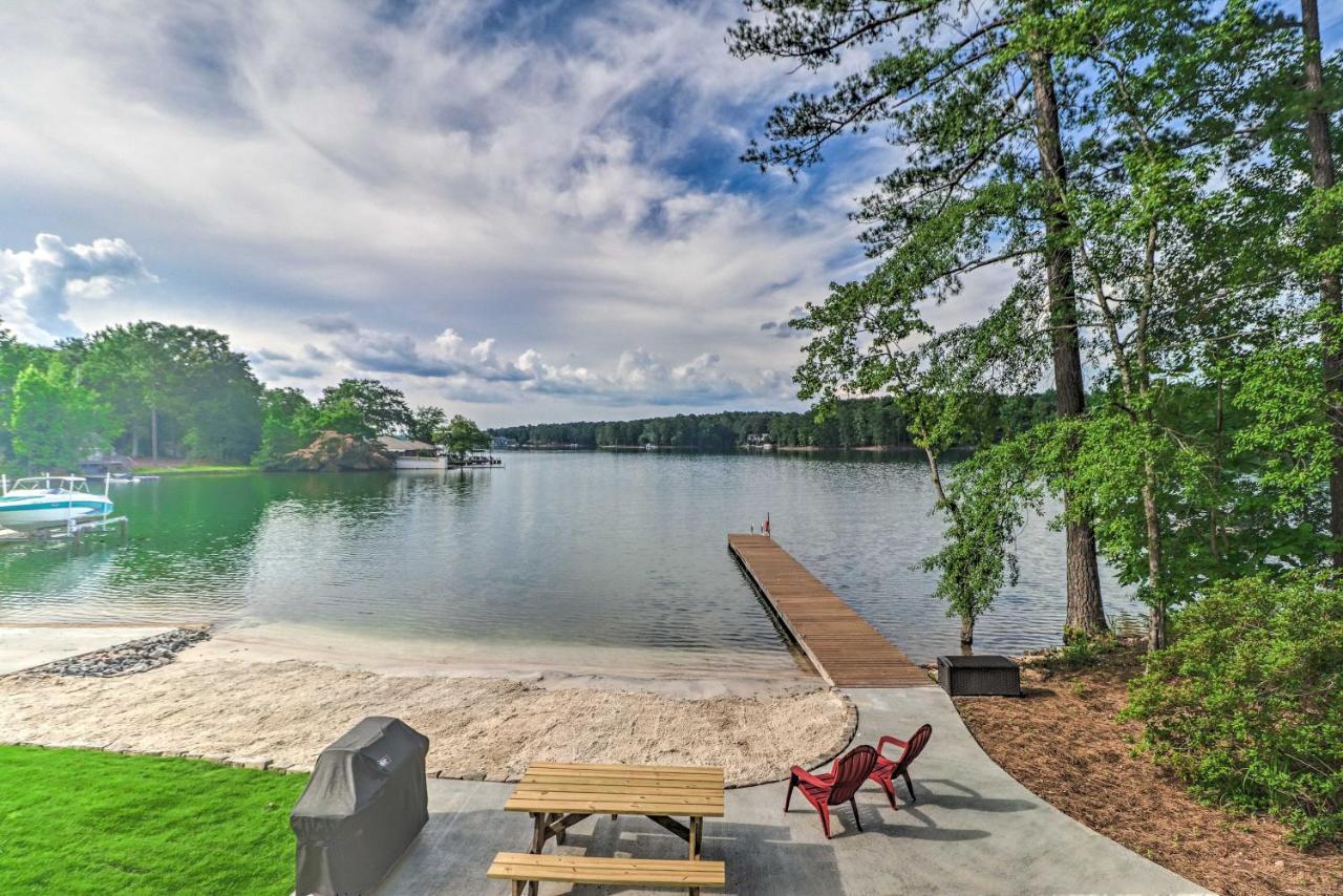 Waterfront Lake Martin Home With Grill And Beach! Eclectic Exterior photo